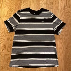 Nike Men's Striped Black, White and Gray Tee